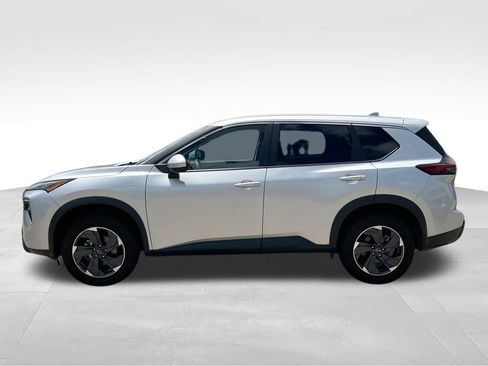 Used 2025 Nissan Rogue SV AWD/4WD image 5