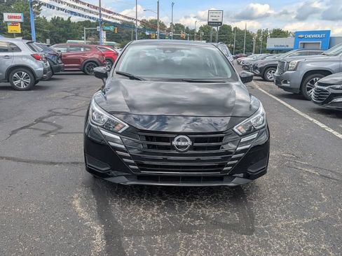 Used 2024 Nissan Versa SV FWD image 2