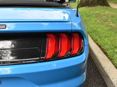 Used 2022 Ford Mustang Premium RWD image 35