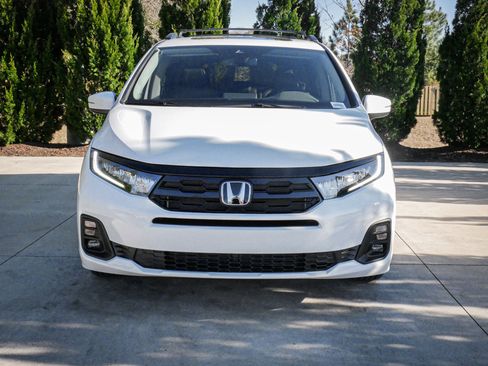 New 2026 Honda Odyssey Touring image 3