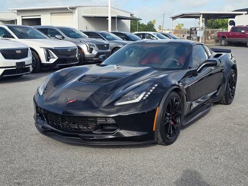 Used 2019 Chevrolet Corvette Z06 RWD image 2