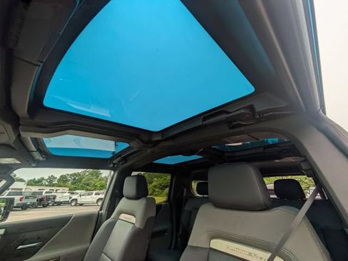 Certified 2025 GMC Hummer EV 3X AWD/4WD image 29