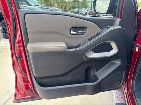 Used 2022 Nissan Frontier SV RWD image 9