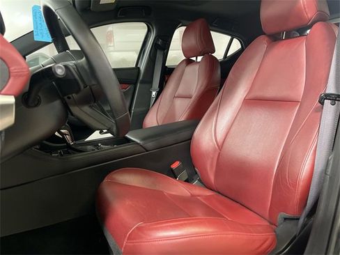 Used 2021 MAZDA MAZDA3 Hatchback w/Premium Plus Pkg image 11