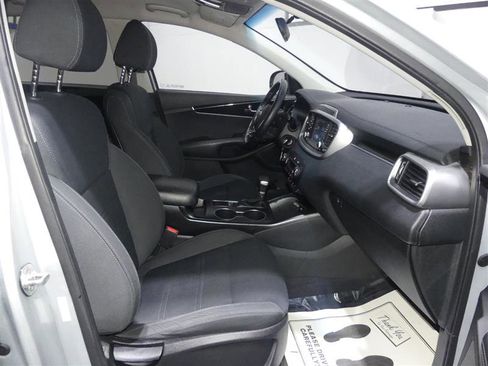 Used 2020 Kia Sorento LX w/ LX I4 Convenience Package image 22