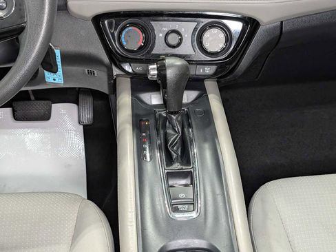 Used 2019 Honda HR-V LX image 14