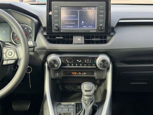 Certified 2021 Toyota RAV4 LE image 21