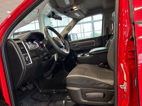 Used 2022 RAM 1500 Classic SLT AWD/4WD image 19