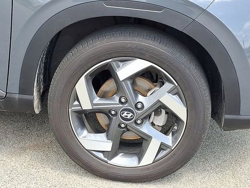 Used 2026 Hyundai Venue SEL FWD image 8