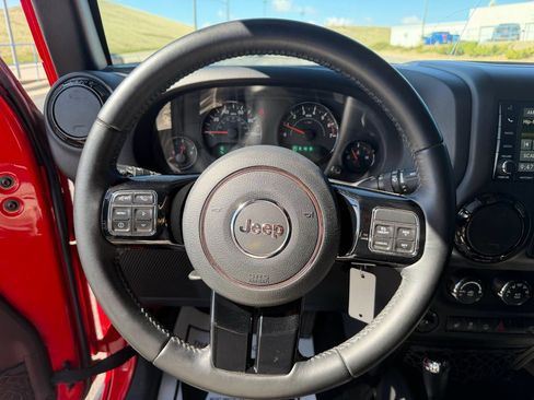 Used 2017 Jeep Wrangler Unlimited Sahara AWD/4WD image 13