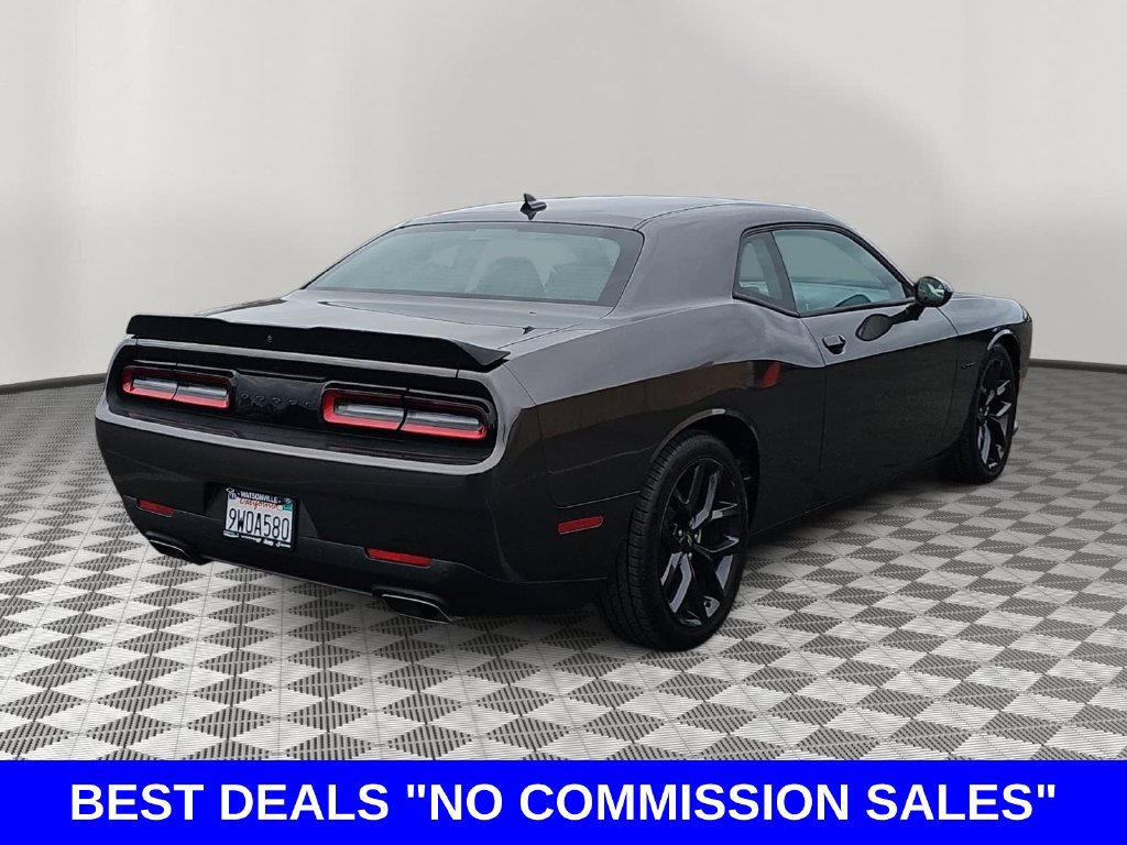 Used 2022 Dodge Challenger R/T w/ Blacktop Package RWD image 3