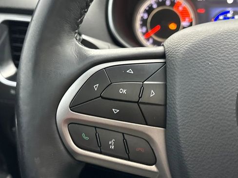 Used 2019 Jeep Cherokee Limited image 20