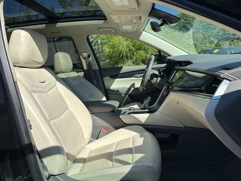 Certified 2022 Cadillac XT6 Premium Luxury w/ Technology Package image 28