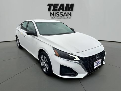 Certified 2025 Nissan Altima 2.5 S FWD image 20
