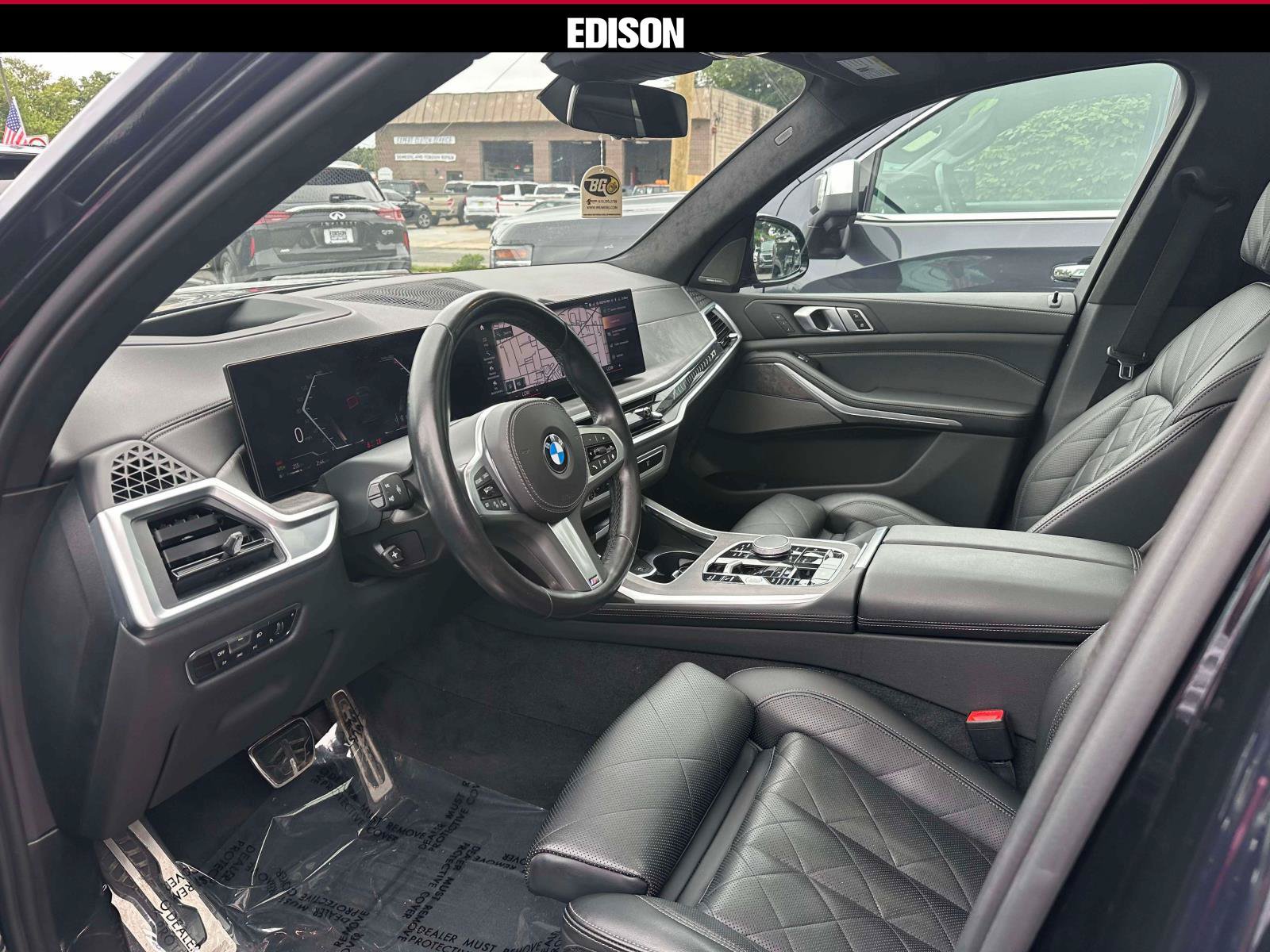 Used 2023 BMW X7 xDrive40i w/ M Sport Package AWD/4WD image 15