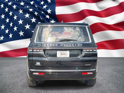 Used 2023 Jeep Grand Wagoneer Series III AWD/4WD image 6