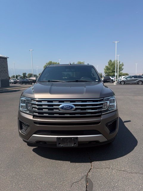 Used 2018 Ford Expedition XLT w/ Equipment Group 202A AWD/4WD image 3