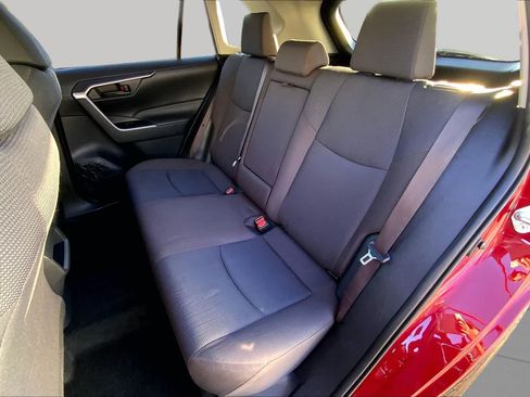 Used 2019 Toyota RAV4 LE FWD image 19