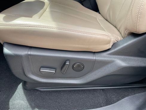 Used 2024 Ford Expedition XLT RWD image 14