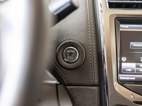 Used 2012 Lincoln MKX FWD image 26