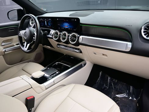 Used 2022 Mercedes-Benz GLB 250 4MATIC image 15