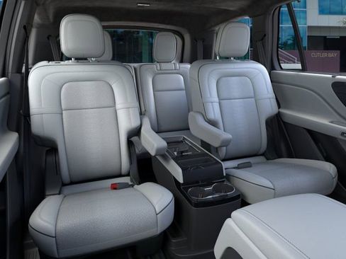 New 2026 Lincoln Aviator Black Label w/ Dynamic Handling Package AWD/4WD image 11