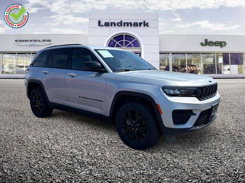 Used 2024 Jeep Grand Cherokee Altitude AWD/4WD image 1
