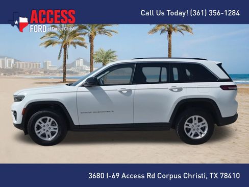 Used 2023 Jeep Grand Cherokee Laredo RWD image 5