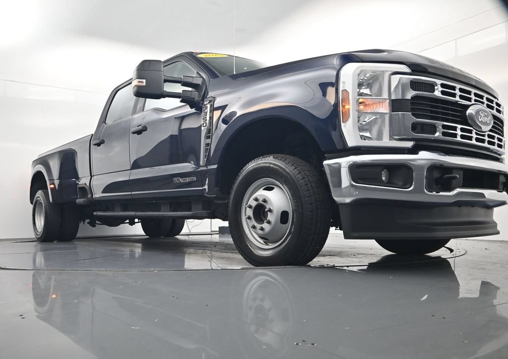 Used 2025 Ford F350 XLT AWD/4WD image 43