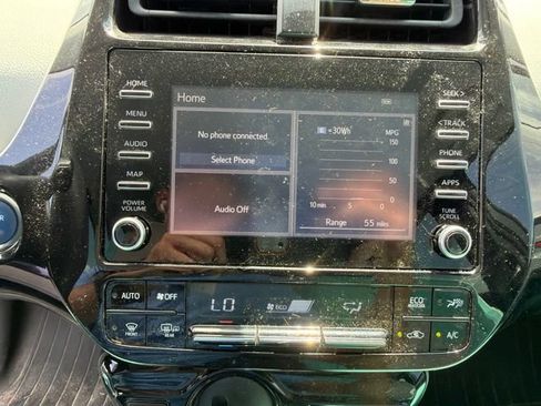 Used 2020 Toyota Prius LE AWD/4WD image 23