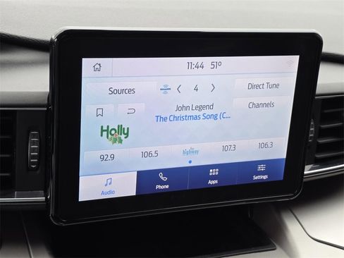 Used 2021 Ford Explorer XLT w/ Equipment Group 202A image 24