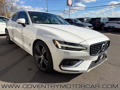 Used 2019 Volvo S60 T8 Inscription image 4