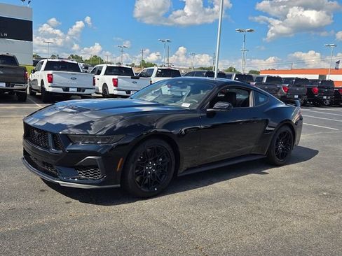 New 2026 Ford Mustang GT w/ GT Performance Package RWD image 3