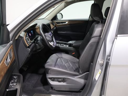 Used 2025 Volkswagen Atlas SE AWD/4WD image 10