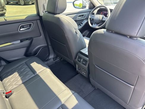 New 2026 Nissan Rogue Platinum AWD/4WD image 24