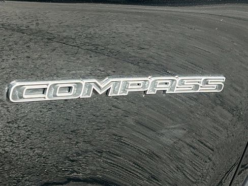 Certified 2022 Jeep Compass Latitude image 13