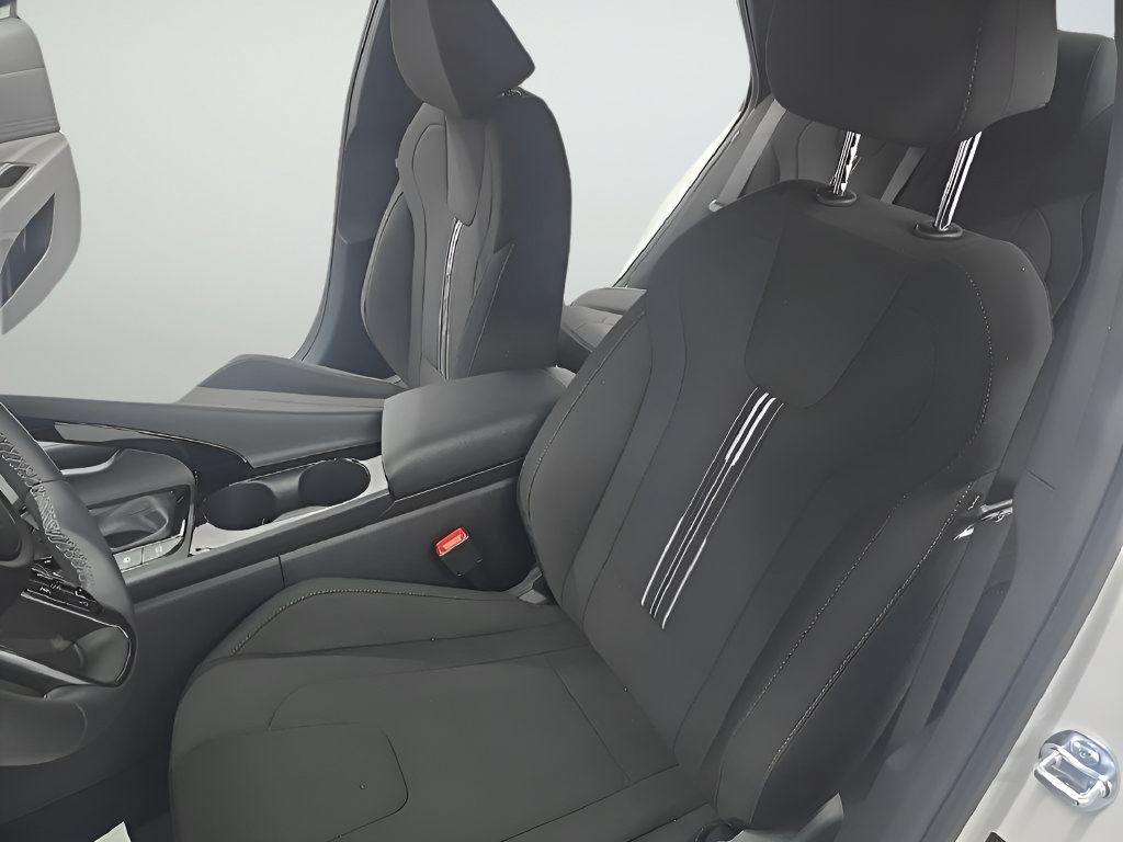 New 2026 Hyundai Elantra SEL FWD image 30