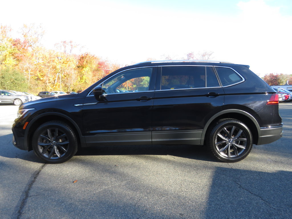 Used 2022 Volkswagen Tiguan SE w/ Panoramic Sunroof Package AWD/4WD image 8