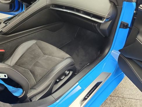 Used 2021 Chevrolet Corvette Stingray Premium Conv w/ Z51 Performance Package RWD image 38