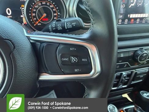 Used 2018 Jeep Wrangler Unlimited Sahara w/ Safety Group AWD/4WD image 23