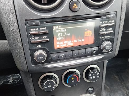 Used 2015 Nissan Rogue S w/ Convenience Package image 14