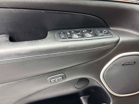Used 2019 Jeep Grand Cherokee Summit AWD/4WD image 23