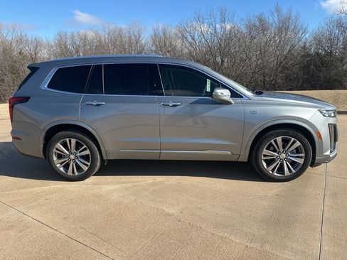 Certified 2025 Cadillac XT6 Premium Luxury w/ Technology Package image 6