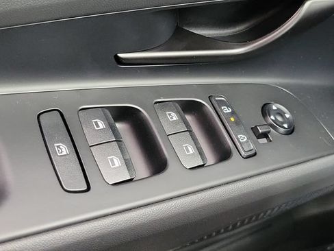 New 2026 Hyundai Elantra Sport FWD image 15