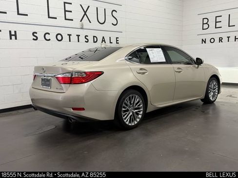Used 2015 Lexus ES 350 w/ Luxury Package FWD image 4