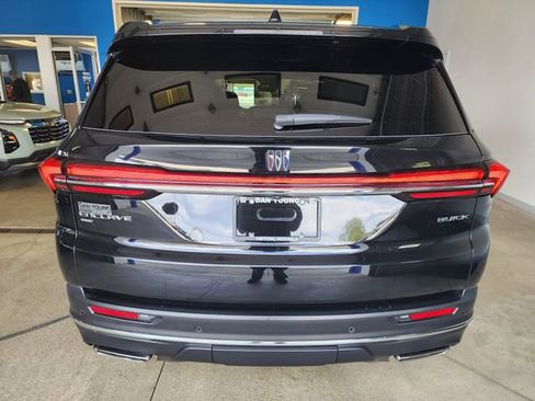 Certified 2025 Buick Enclave Preferred AWD/4WD image 3