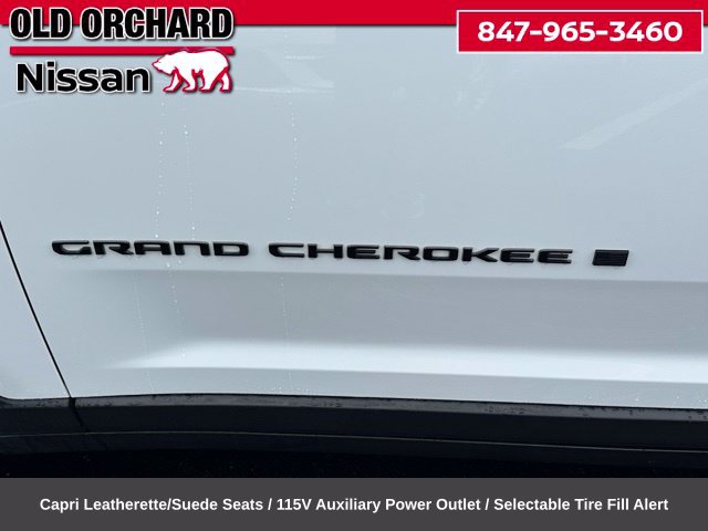Used 2023 Jeep Grand Cherokee Altitude AWD/4WD image 10