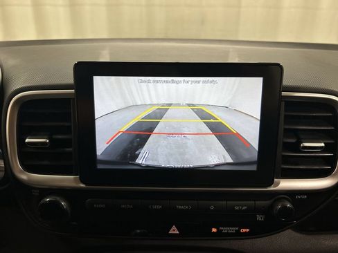 Used 2021 Hyundai Venue SE FWD image 15