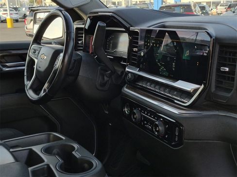 Used 2022 Chevrolet Silverado 1500 LT image 10