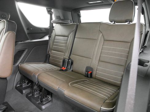 Used 2026 GMC Yukon Denali Ultimate AWD/4WD image 15